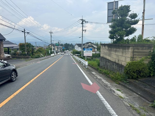 【中古戸建】渋川市渋川入沢の前面道路含む現地写真|■現地写真
気になる点などご気軽にお問い合わせください♪
