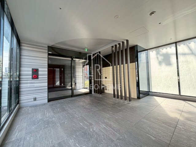 ファーストフィオーレ阿波座アクアのロビー