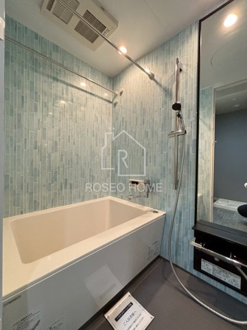 ファーストフィオーレ阿波座アクアの浴室|同マンション別部屋：参考写真