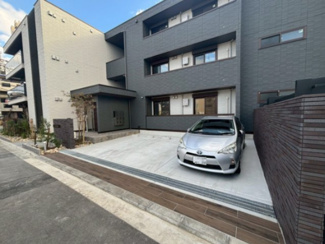 【駐車場】