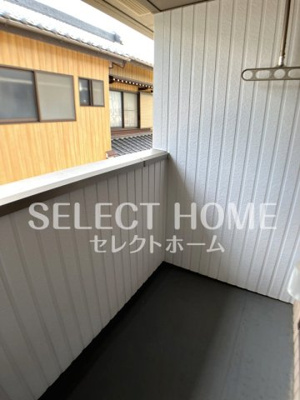 【バルコニー】 | セントラル・ウッズ | バルコニーからの眺めを楽しみながら食事をしませんか