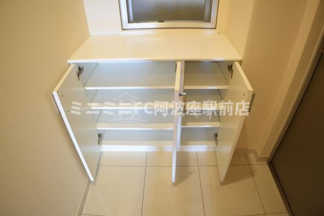 大阪市西区北堀江１丁目の賃貸マンションの収納|※別号室参考写真