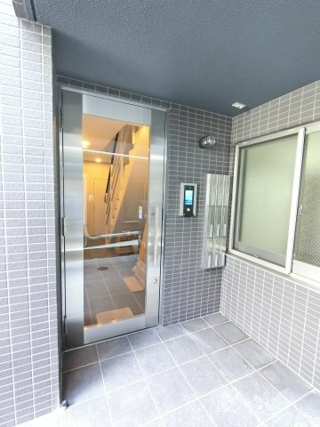 【エントランス】