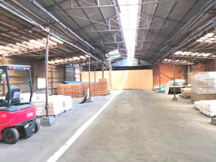 寝屋川市点野3丁目　貸倉庫