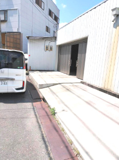 寝屋川市点野3丁目　貸倉庫の外観