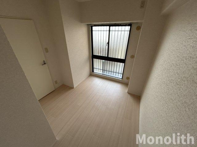 サバービア泉大津の洋室