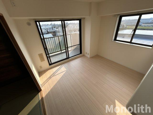 サバービア泉大津の居間・リビング