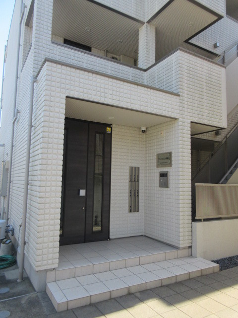 フォートレス六角橋のエントランス|安心のオートロック・ＴＶモニタホン付エントランス