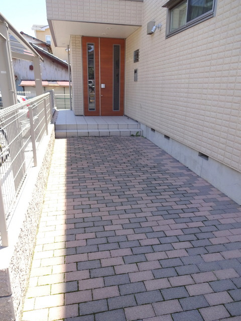 エステートヌクイB棟のエントランス|★オートロック付きのエントランス★