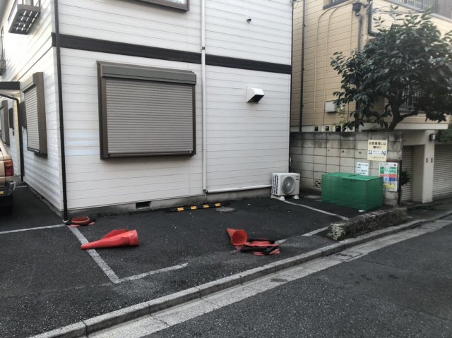 カトルセゾンの駐車場
