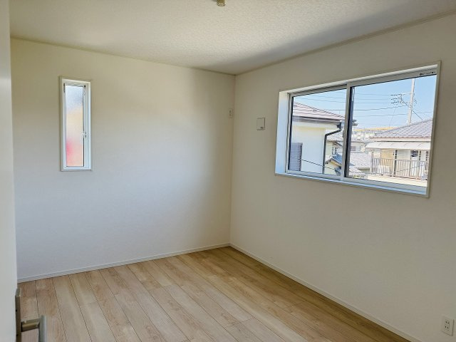 八王子市　大楽寺町　新築一戸建て　３０期の子供部屋|～2階6.0帖の洋室　2面採光で明るく風通しの良いお部屋です～