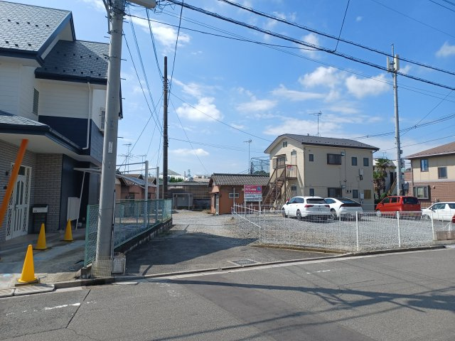 東松山市松葉町四丁目　分譲地②の前面道路含む現地写真