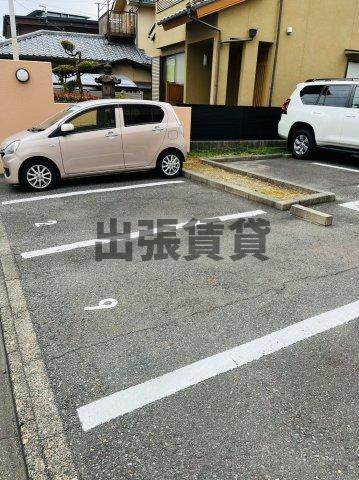 仲介手数料0円！！AVENUEやなぎはらの駐車場