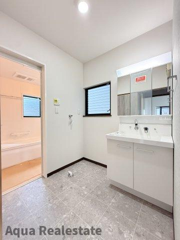 高松市多肥上町　リノベ住宅の独立洗面台|独立洗面台です