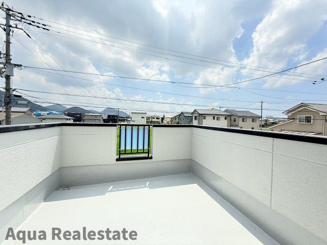 高松市多肥上町　リノベ住宅のバルコニー|バルコニーからの眺めを楽しみながら食事をしませんか