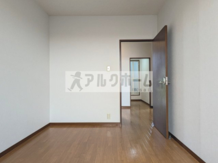 ラークコートの居間・リビング|ラークコート（JR八尾駅　2LDK）