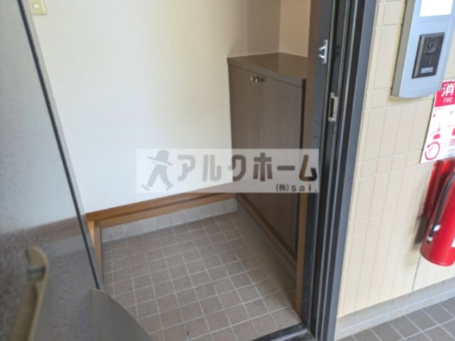ラークコートの玄関|ラークコート（JR八尾駅　2LDK）