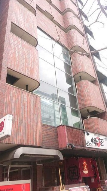 マック銀座ビルの外観