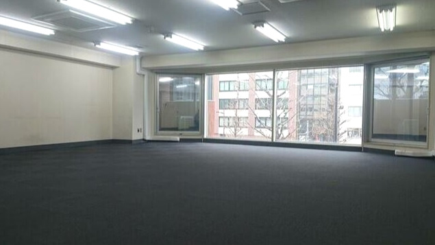 マック銀座ビルの内装