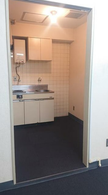 マック銀座ビルのキッチン