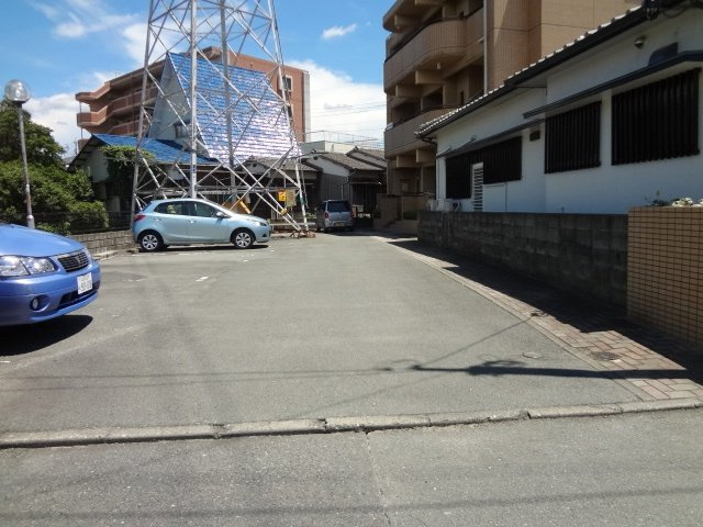 メゾン田島【キャッシュバック対象物件】の駐車場