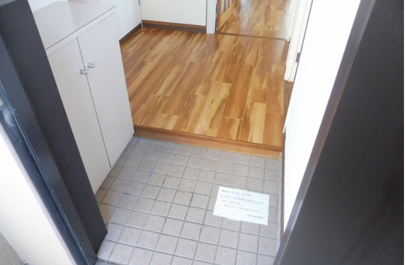 メゾン田島【キャッシュバック対象物件】の玄関