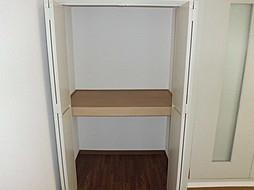 エスキーナ郡家の収納