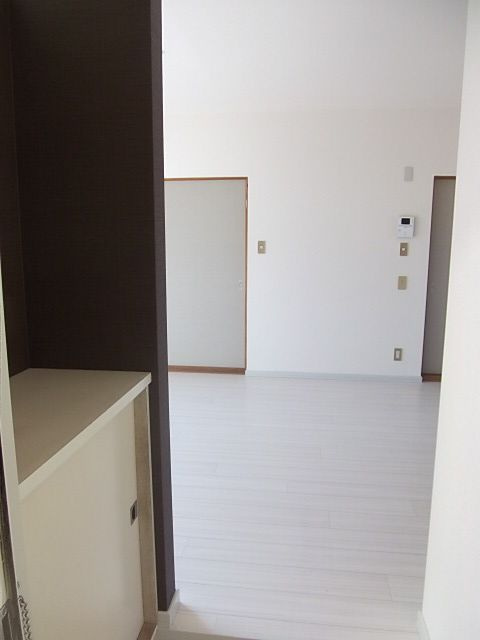 グリーンビレッジ江口の玄関|明るい玄関です