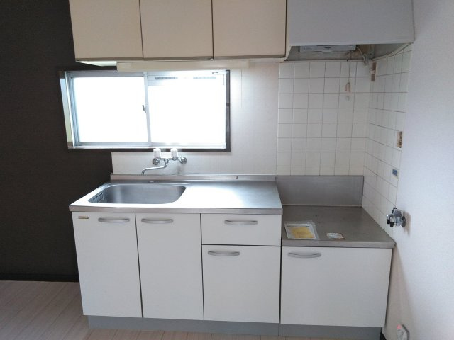 グリーンビレッジ江口のキッチン|お料理しやすいキッチンです