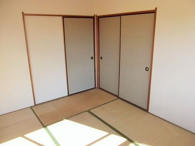 グリーンビレッジ江口の和室|落ち着いた雰囲気の和室付きです