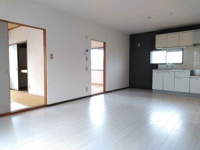 グリーンビレッジ江口の居間・リビング|ゆったり過ごせる居間です