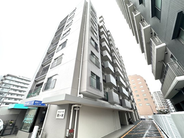 ファミール榴ヶ岡の外観