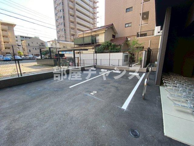メイクスアート上前津Ⅵの駐車場