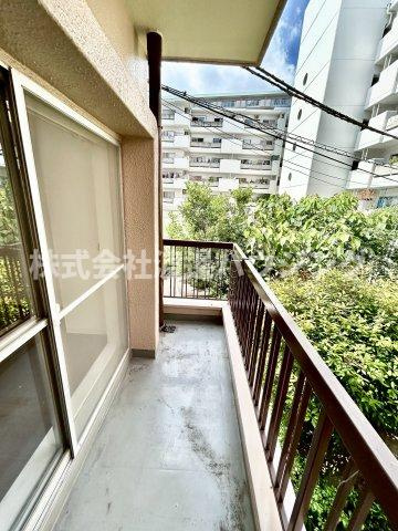 秀和ハイツB棟のバルコニー