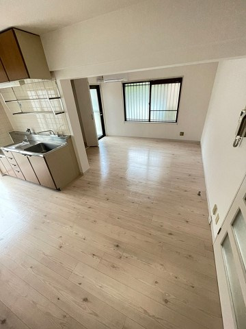 ハイム北夙川Ⅰの居間・リビング