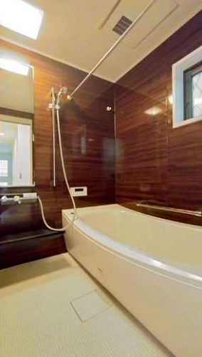 鎌倉市七里ガ浜二丁目　戸建ての浴室|日々の疲れを癒すお風呂付です