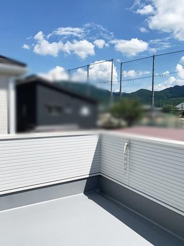 桜井市河西 ４号地／新築一戸建のバルコニー|■現地撮影写真■日当たりのよいバルコニー！洗濯物もよく乾きます！