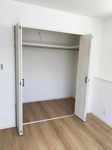 桜井市河西 ４号地／新築一戸建の収納|■現地撮影写真■全居室に広々収納スペース完備！