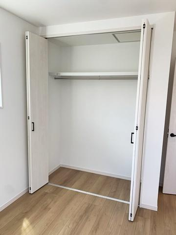 桜井市河西 ３号地／新築一戸建の収納|■現地撮影写真■全居室に広々収納スペース完備！