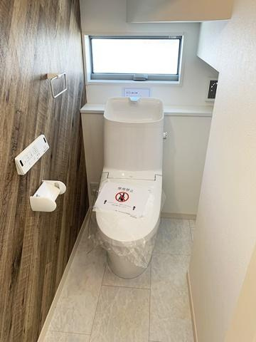 桜井市河西 ３号地／新築一戸建のトイレ|■現地撮影写真■清潔感ある綺麗なお手洗を完備！