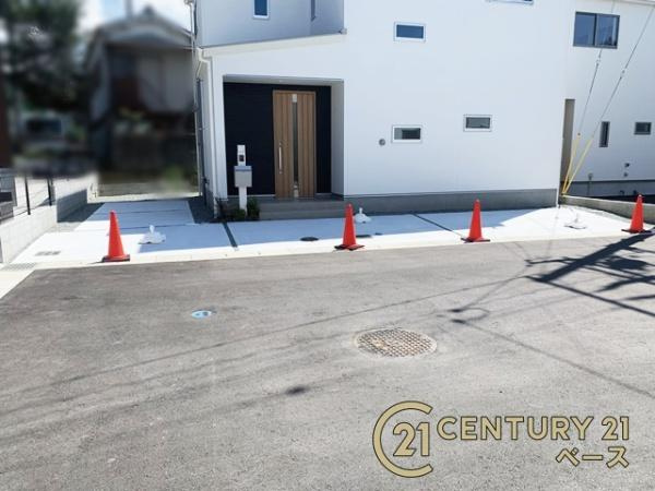 桜井市河西 ３号地／新築一戸建の駐車場|■現地撮影写真■広々とした駐車スペースを完備！