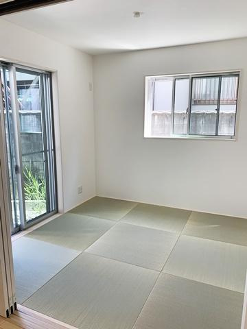 桜井市河西 ３号地／新築一戸建の和室|■現地撮影写真■ほっこり落ち着ける、リビング隣接タイプの和室です！