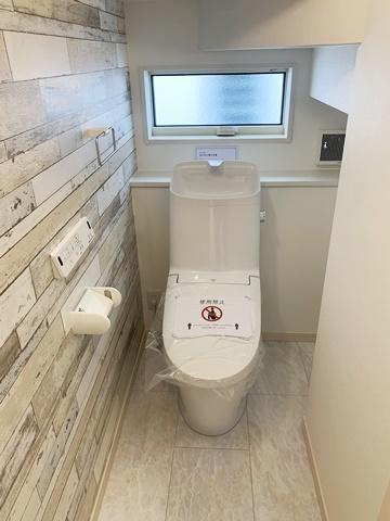 桜井市河西 ２号地／新築一戸建のトイレ|■現地撮影写真■清潔感ある綺麗なお手洗を完備！