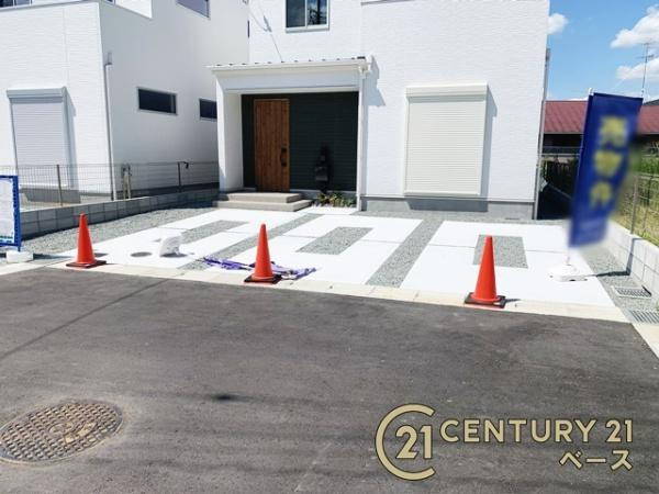 桜井市河西 ２号地／新築一戸建の駐車場|■現地撮影写真■広々とした駐車スペースを完備！