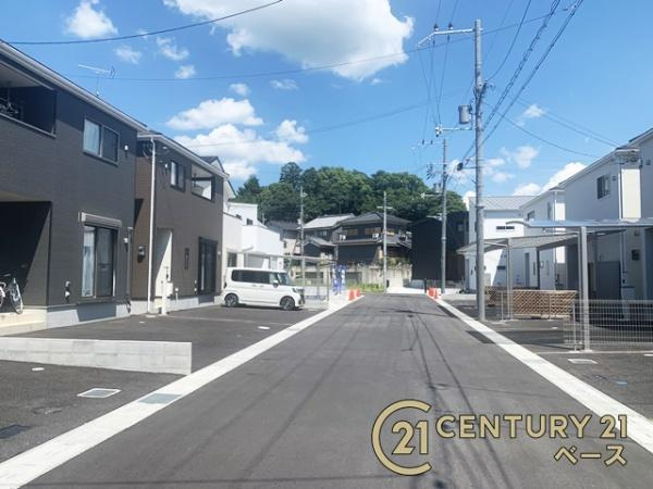 桜井市河西 ２号地／新築一戸建の前面道路含む現地写真|■現地撮影写真■前面道路６ｍ以上と広々快適な広さです！