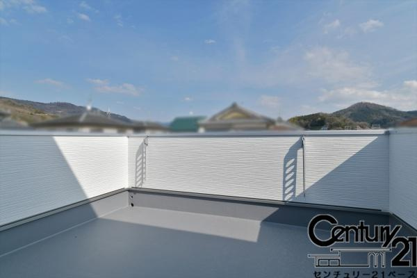 桜井市慈恩寺 ２号地 ／一戸建の内装|■現地撮影写真■日当たりのよいバルコニー！洗濯物もよく乾きます！