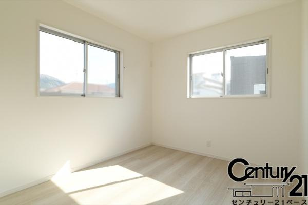 桜井市慈恩寺 ２号地 ／一戸建の洋室|■現地撮影写真■日当たりのよい明るい雰囲気の洋室です！