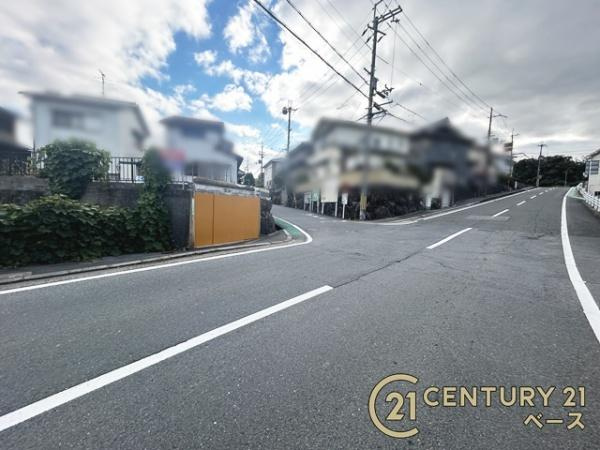 生駒郡平群町初香台１丁目　建築条件なし土地の前面道路含む現地写真|■現地撮影写真■緑豊かな気持ちの良い住環境！