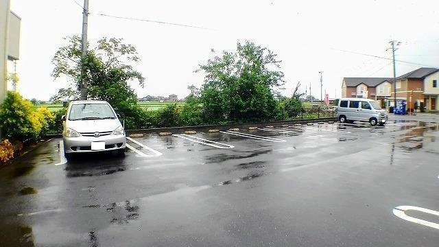 アヴァンツァートの駐車場