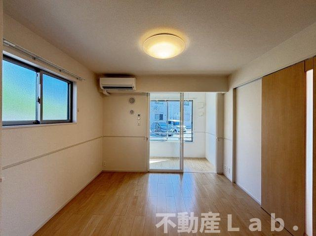 ベラ　ルーチェ　Ｃの居間・リビング